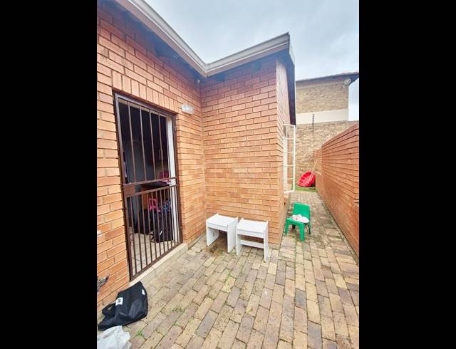 2 BEDROOM PROPERTY TO RENT IN KYALAMI HILLS